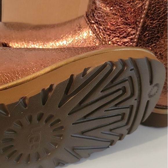 NWT UGG Sparkle boots - Picture 2 of 10